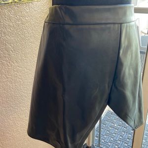 Black Choles 2XL Polyester/Spandex skirt/barely worn